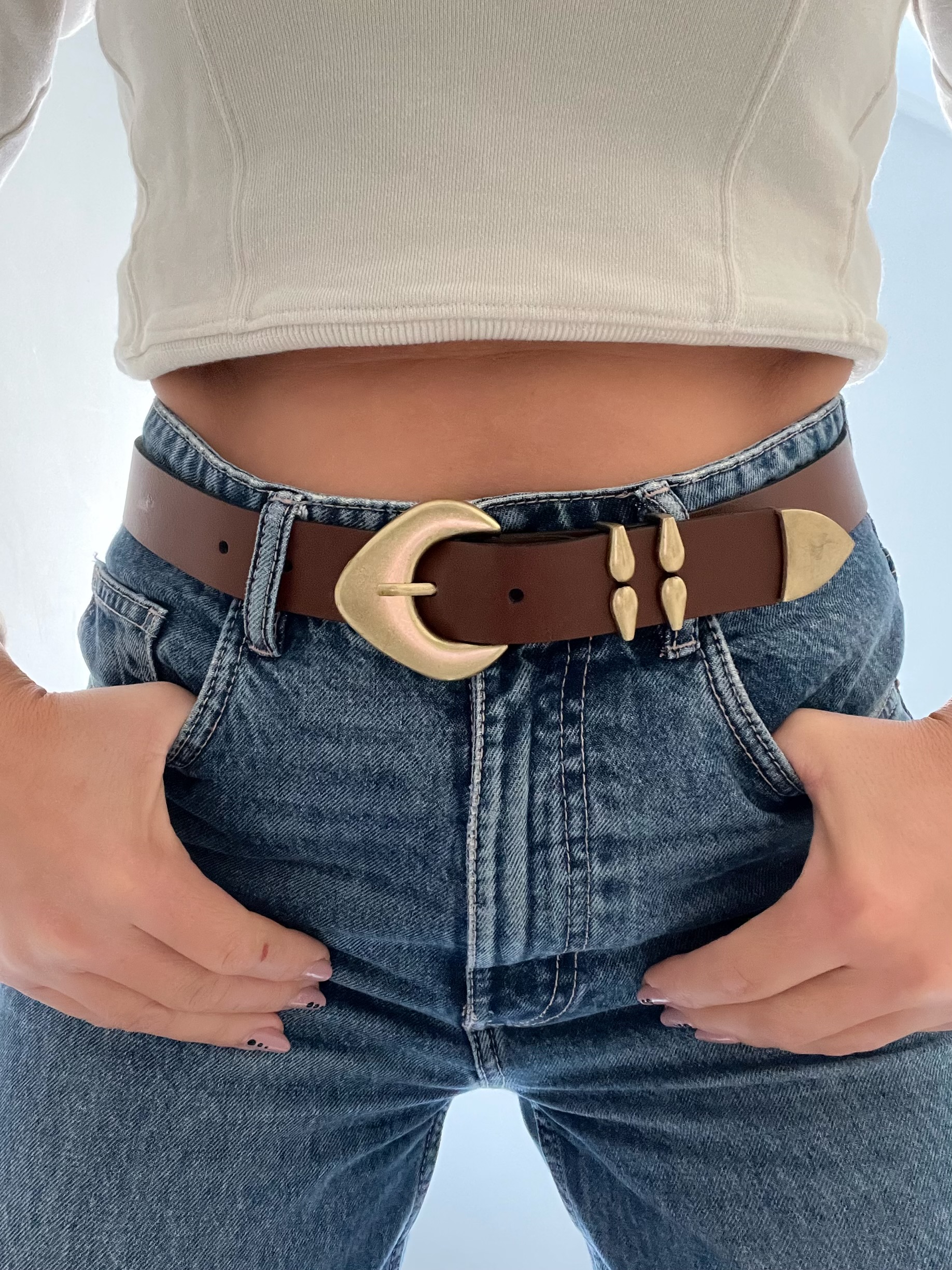 ACCESSORIES :: Belts :: Bronze Buckles Brown Leather Belt - Tight Hug ...