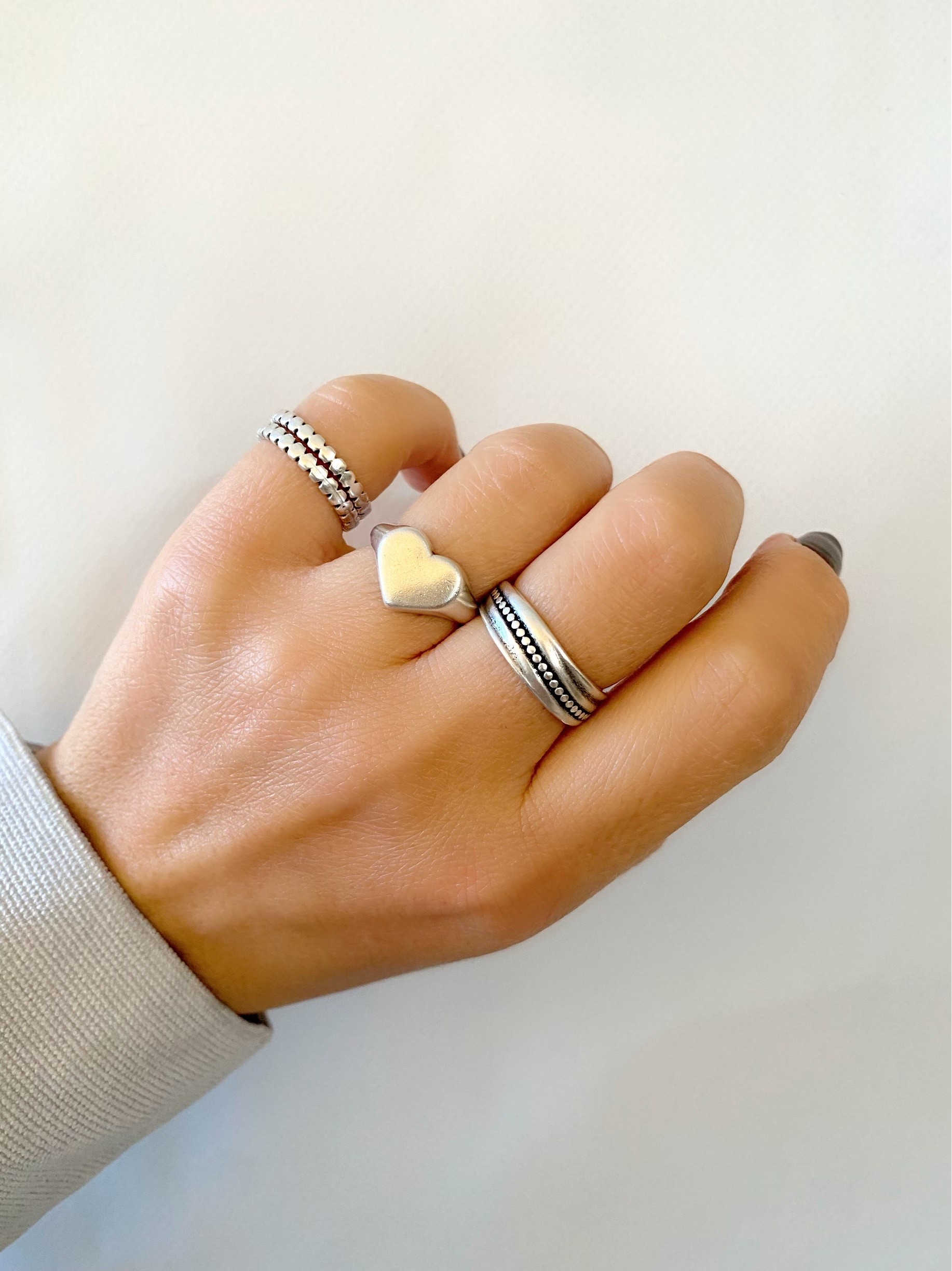 Adornia Crystal Cursive Love Ring silver – ADORNIA